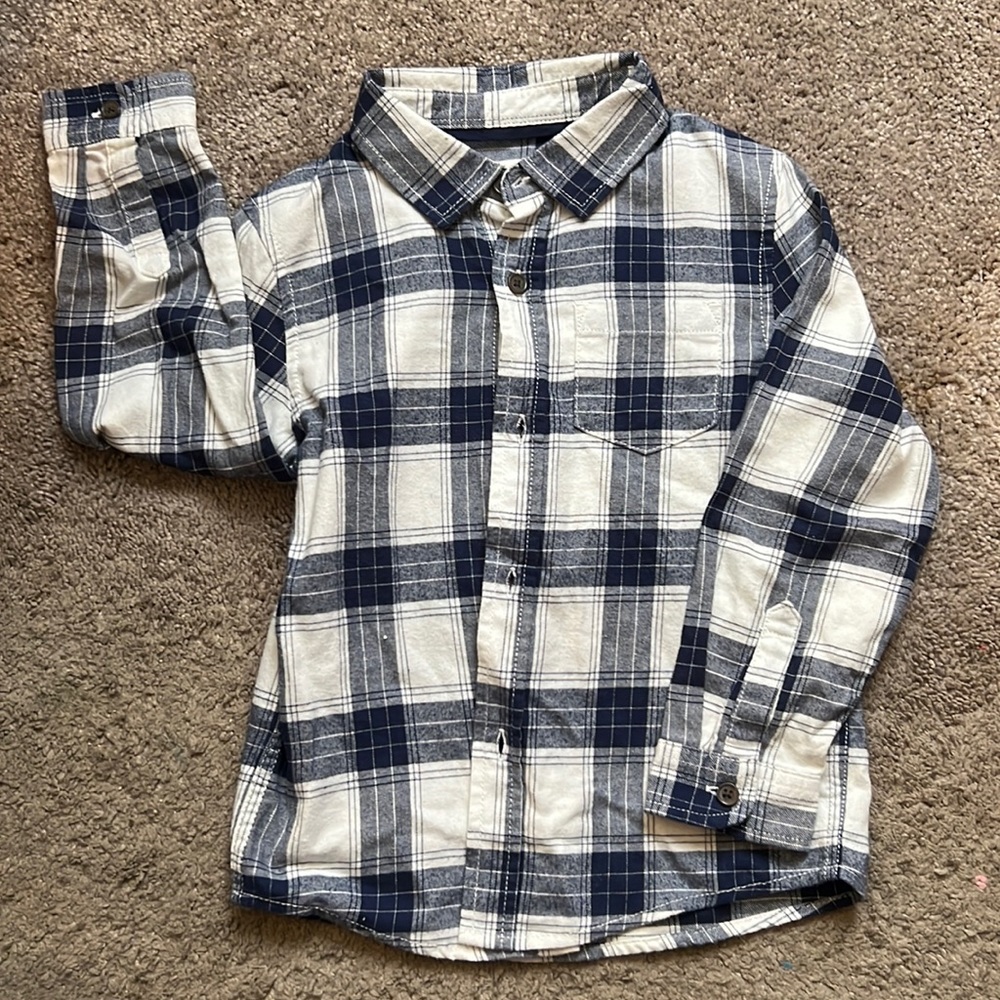 Boys Cat & Jack 5T White and Blue Flannel.